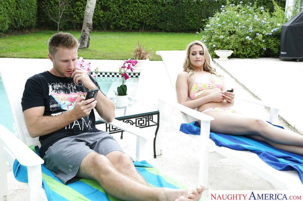 Hot wife Mia Malkova making pornstar debut outdoors by swimming pool - #16