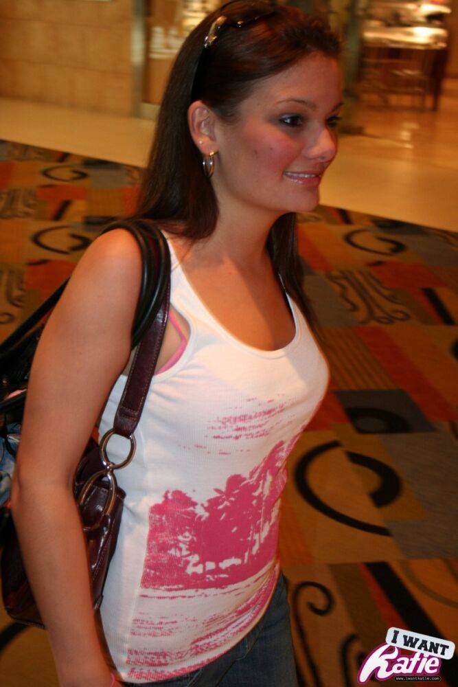 Fresh-faced amateur Kate Crush wanders city streets in a tank top and jeans - #7