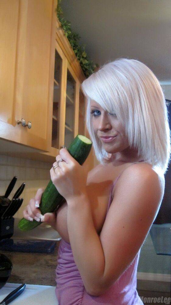 Hot stuff Monroe Lee eating gets nude in the kitchen to enjoy her lunch - #9