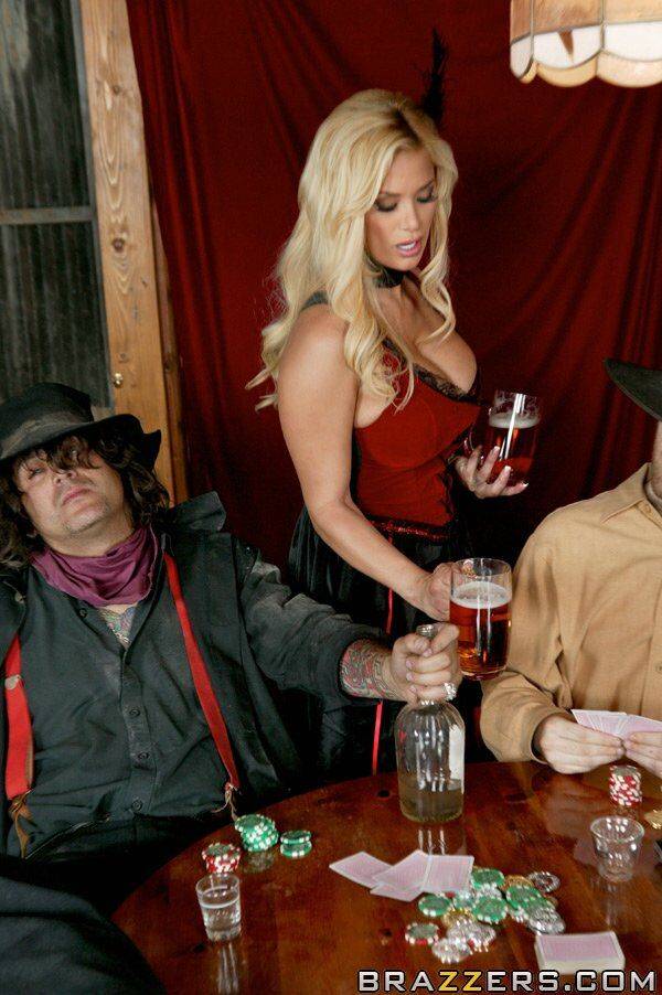 Wild west hotties Shyla Stylez & Nikki Benz pleasuring a hard dick - #7