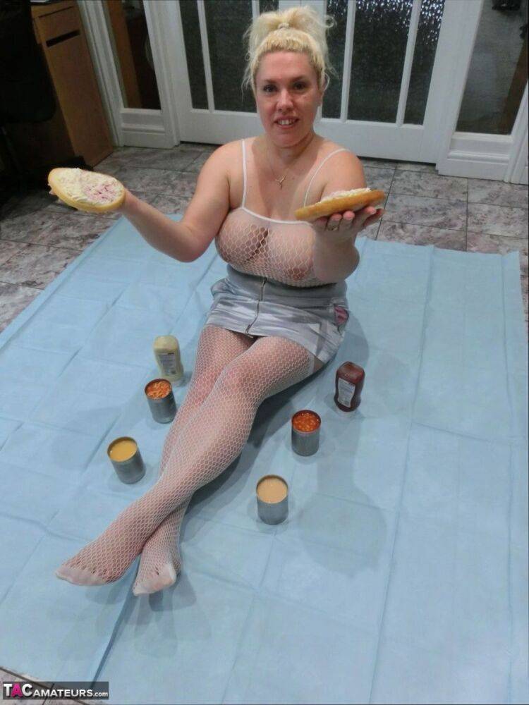 Amateur BBW Barby covers herself in condiments during solo action - #9