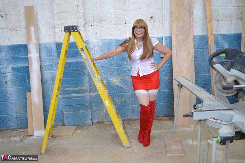 Middle-aged woman Barby Slut gets naked at a job site in OTK boots & nylons - #15