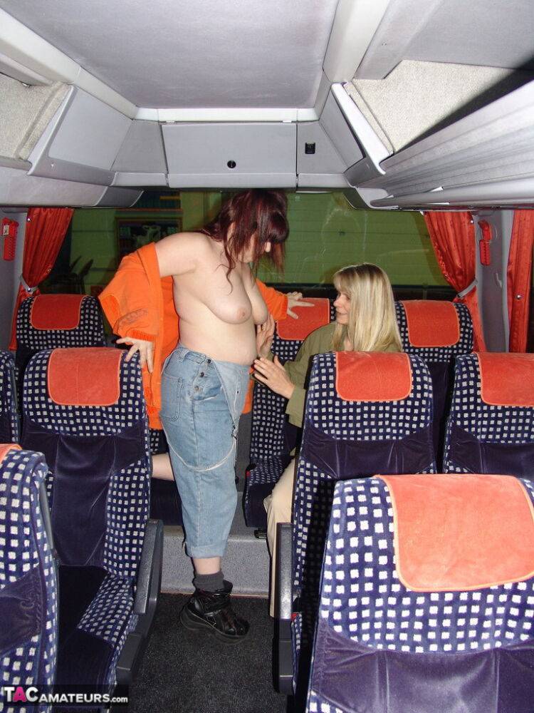 Older amateur Sweet Susi has lesbian sex while travelling on a bus | Photo: 1329722