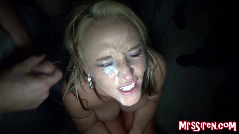 Thick blonde Dee Siren smokes before getting on her knees for a bukkake scene - #15