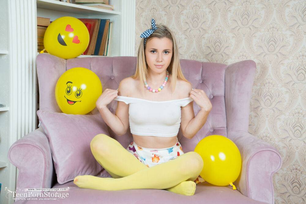 Adorable young girl Pink holds balloons before getting bare naked - #8