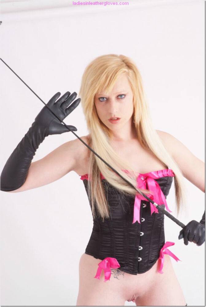 Pale blonde finger spreads her pink pussy while wearing black leather gloves - #14