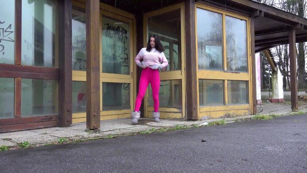 Short taken girl Victoria Daniels pees at a transit stop in pink tights & UGGs - #3
