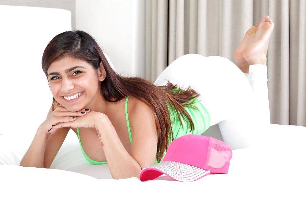 Top pornstar Mia Khalifa presents her perfect ass and huge tits - #15