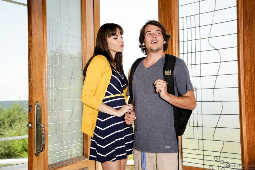 Brunette MILF Dana Dearmond seduces the naive boy from next door - #6