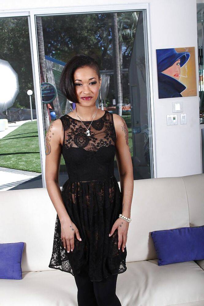 Stunning ebony Skin Diamond poses on her high heels very pretty - #9