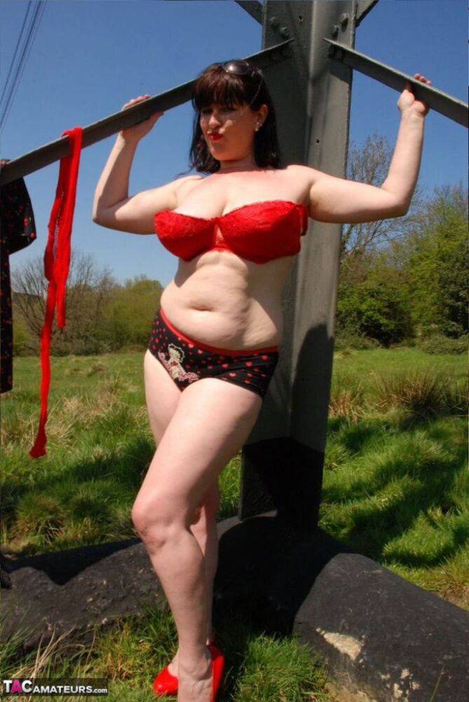 UK amateur Juicey Janey gets naked in heels underneath a hydro tower - #4