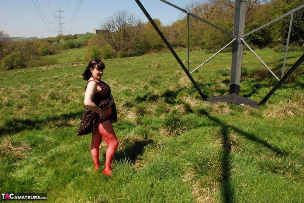 UK amateur Juicey Janey gets naked in heels underneath a hydro tower - #3