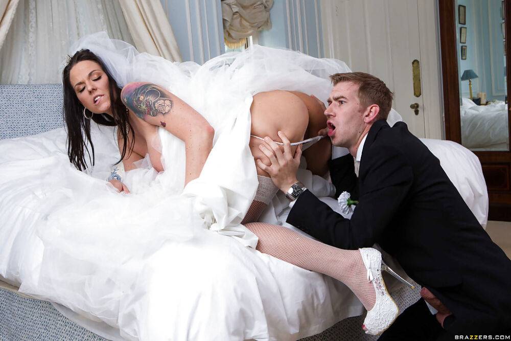 European MILF Simony Diamond taking anal sex in wedding dress from big cock - #10