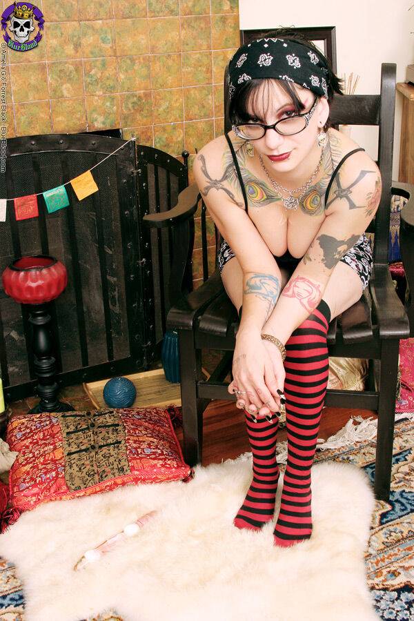 Inked girl Bella Vendetta shows her pierced pussy in striped OTK socks - #9