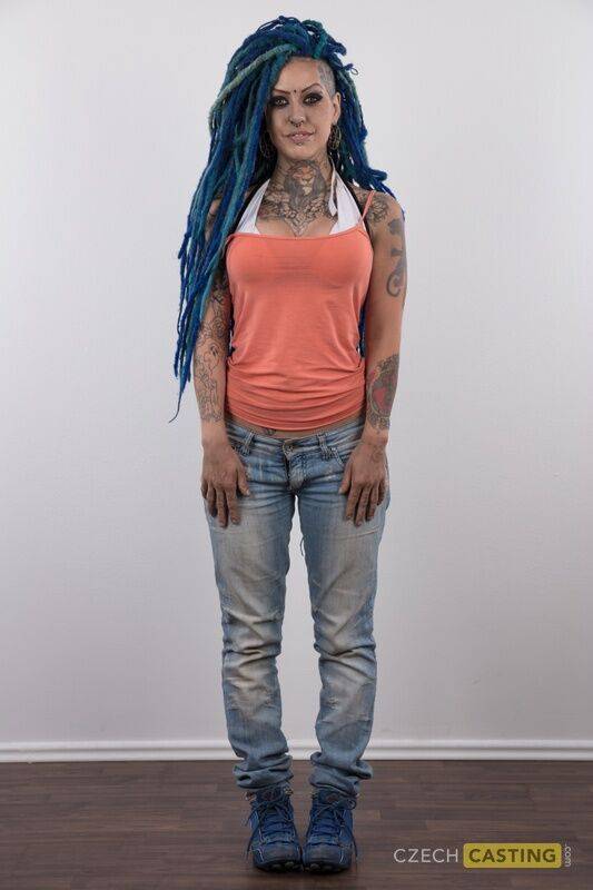 Punk girl with a headful of dyed dreads stands naked in her modelling debut - #8