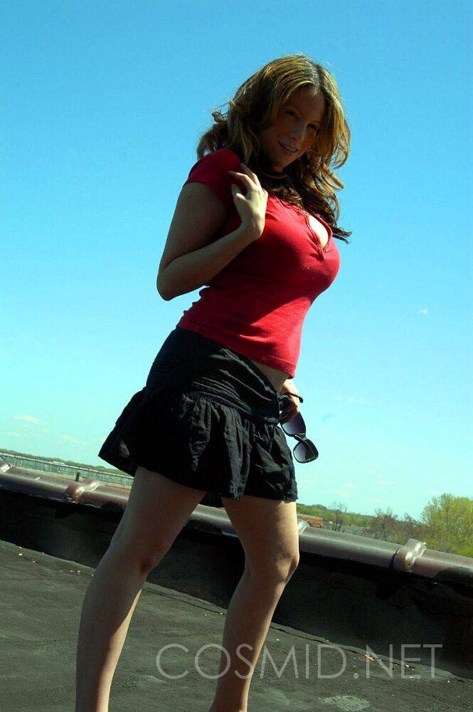 Non nude amateur Lisa Davidson takes off sunglasses in a short skirt outdoors - #7