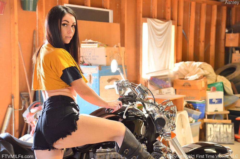 Amateur chick gets naked on a motorcycle before masturbating in a convertible - #1