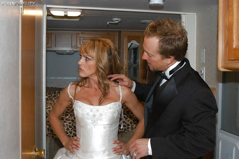 Milf bride Shayla LaVeaux is doing an amazing blowjob in a wedding dress - #11