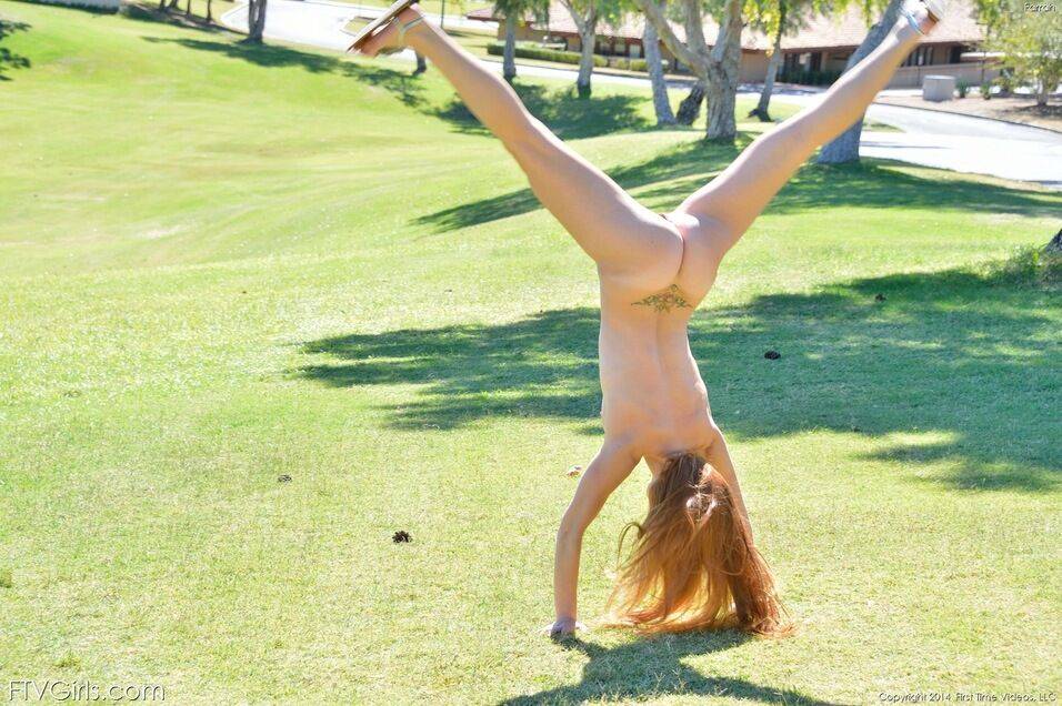 Natural redhead heads out to a public park and does a totally naked handstand - #4