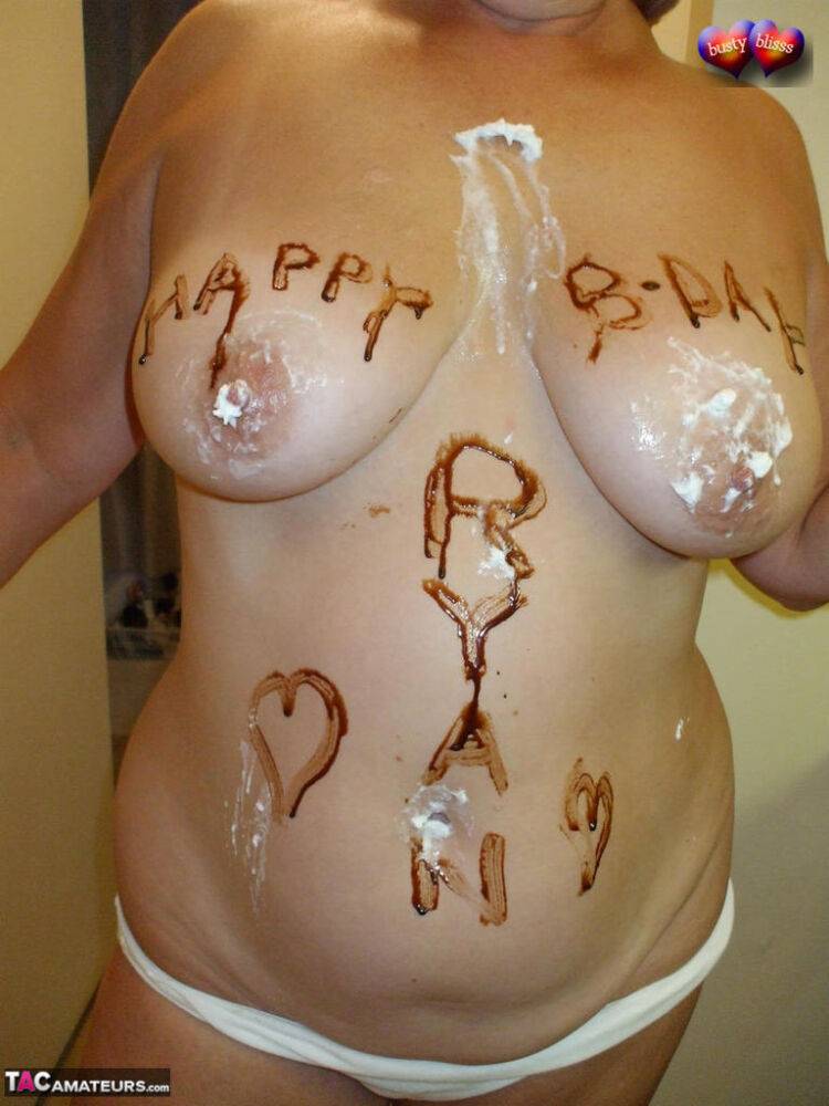 Older amateur Busty Bliss covers her natural tits in chocolate sauce and cream - #16