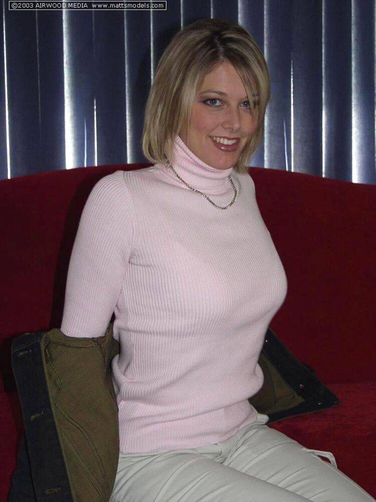 Blonde amateur Kyra frees her perky breasts from turtleneck sweater - #3