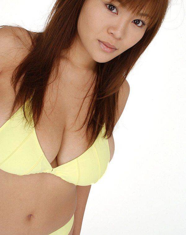 Pretty Japanese redhead Yoko Matsugane models a yellow bikini in bare feet - #13