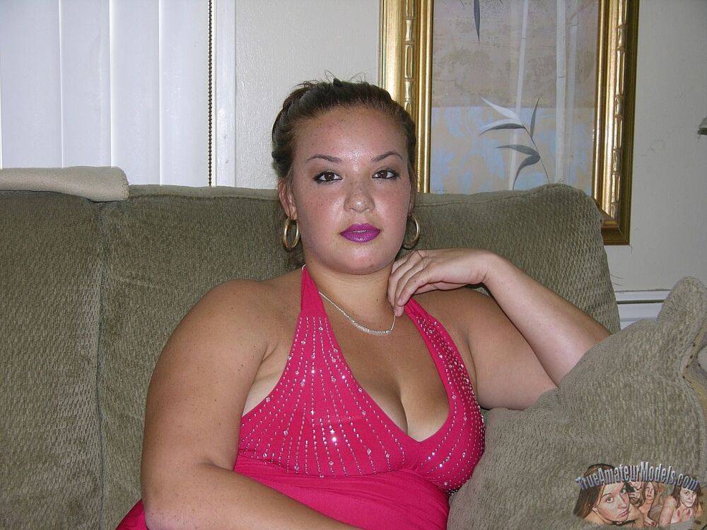 Amateur BBW Brittany K slips off her red dress to model totally naked at home - #7