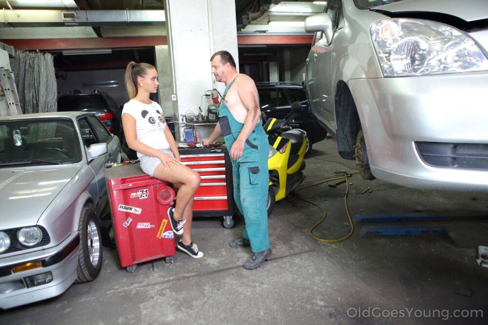 Sweet teen seduces the old mechanic to pay for her car repairs - #16