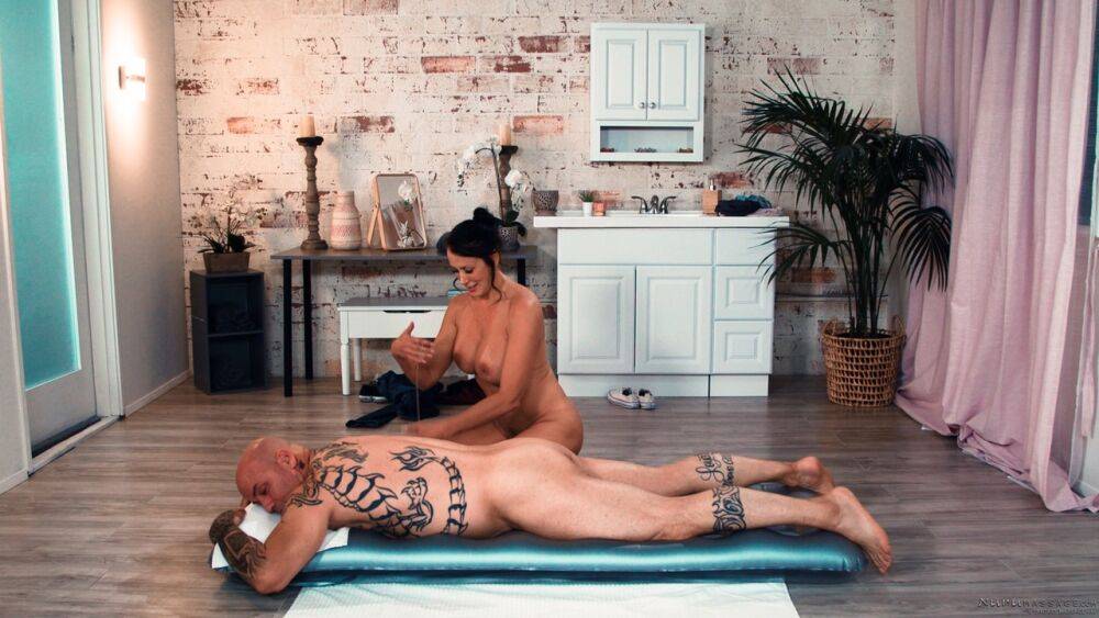 Brunette masseuse Reagan Foxx has sex with a client during a nude massage - #8