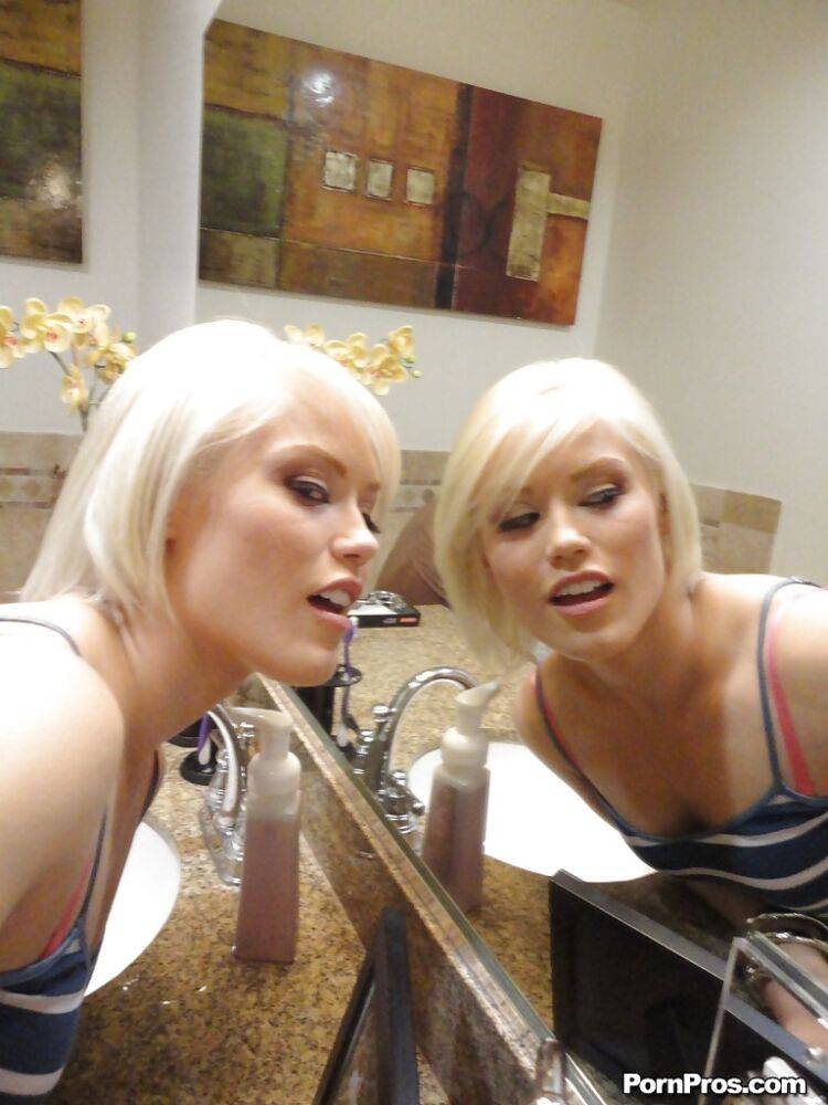 Young blonde hottie Ash Hollywood taking selfies in mirror while undressing - #3