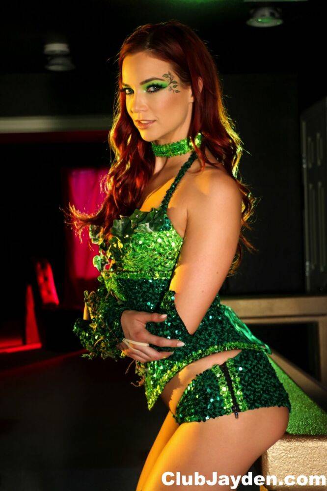 Solo model Jayden Cole poses non nude in a hot Poison Ivy outfit - #9