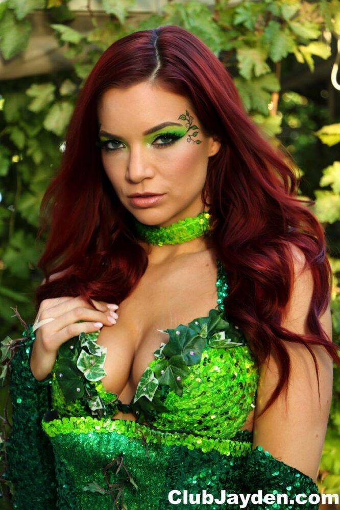 Solo model Jayden Cole poses non nude in a hot Poison Ivy outfit - #11