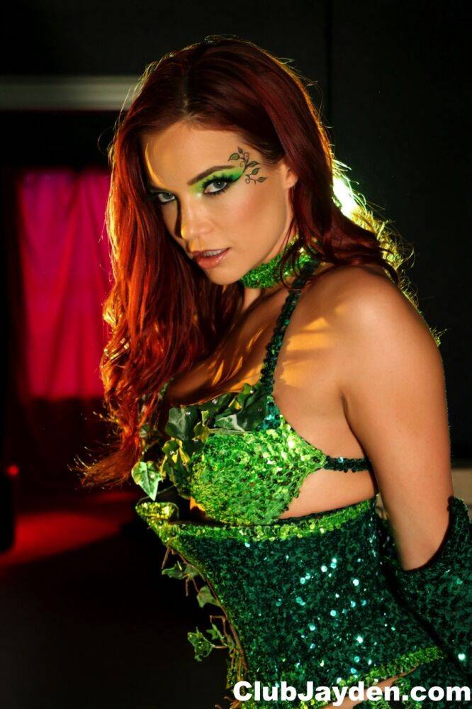 Solo model Jayden Cole poses non nude in a hot Poison Ivy outfit - #6