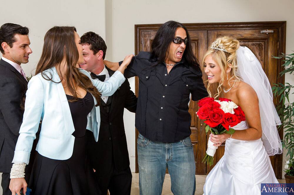Nice brunette Teal Conrad sucking cock on her friend's wedding | Photo: 2983377