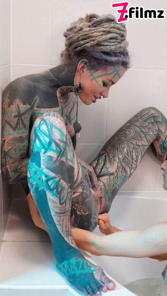 PHOTOSET double ANAL FISTING bath HUGE anal GAPES female orgasm, tattoo - #15