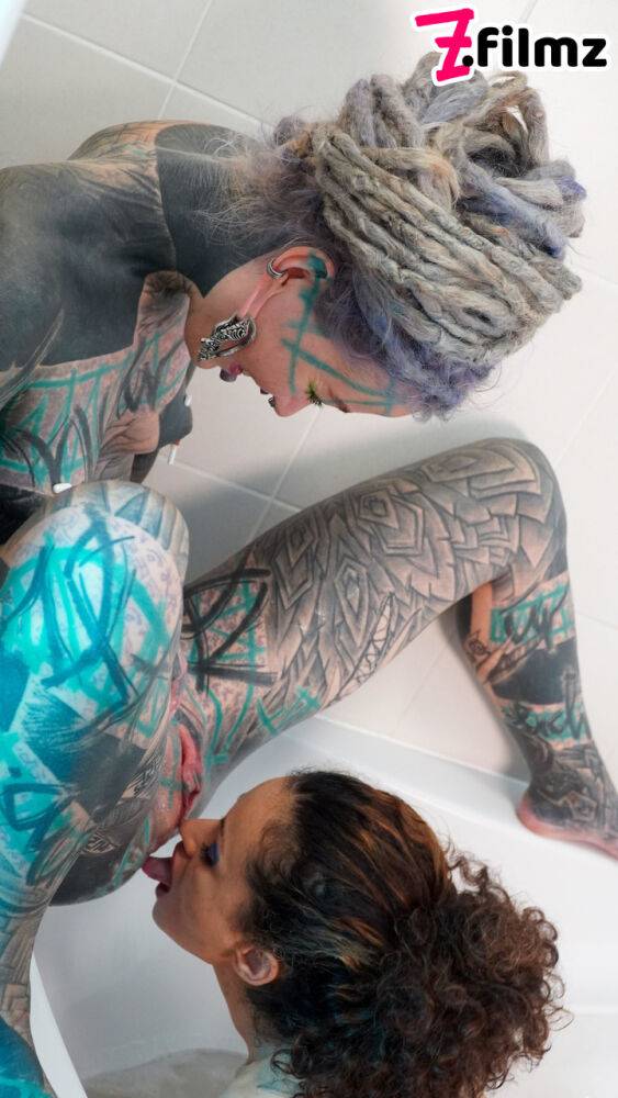 PHOTOSET double ANAL FISTING bath HUGE anal GAPES female orgasm, tattoo - #10