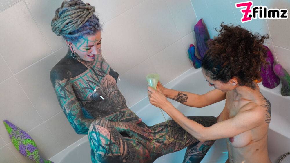 PHOTOSET double ANAL FISTING bath HUGE anal GAPES female orgasm, tattoo - #14