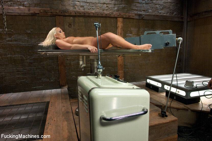 Natural blonde gets banged by machine dildos while in a dungeon - #3