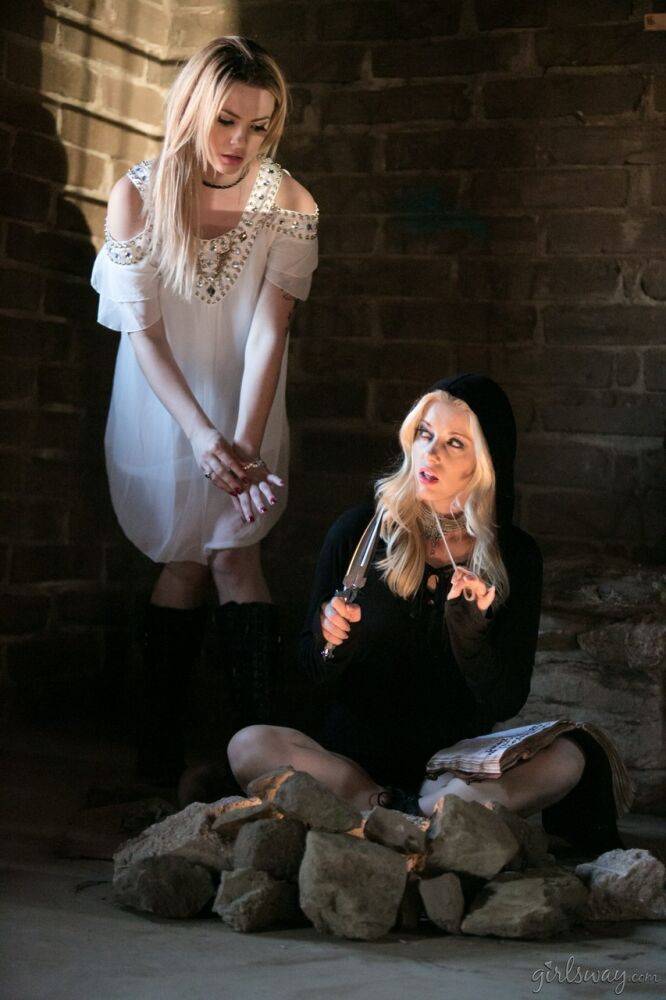 Fully clothed teens Dahlia Sky and Charlotte Stokely model in cosplay garb | Photo: 3270897