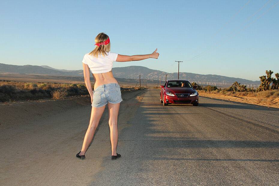Teenage hitchhiker Lia Lor is up to pay for a lift with her sweet pussy | Photo: 3321447