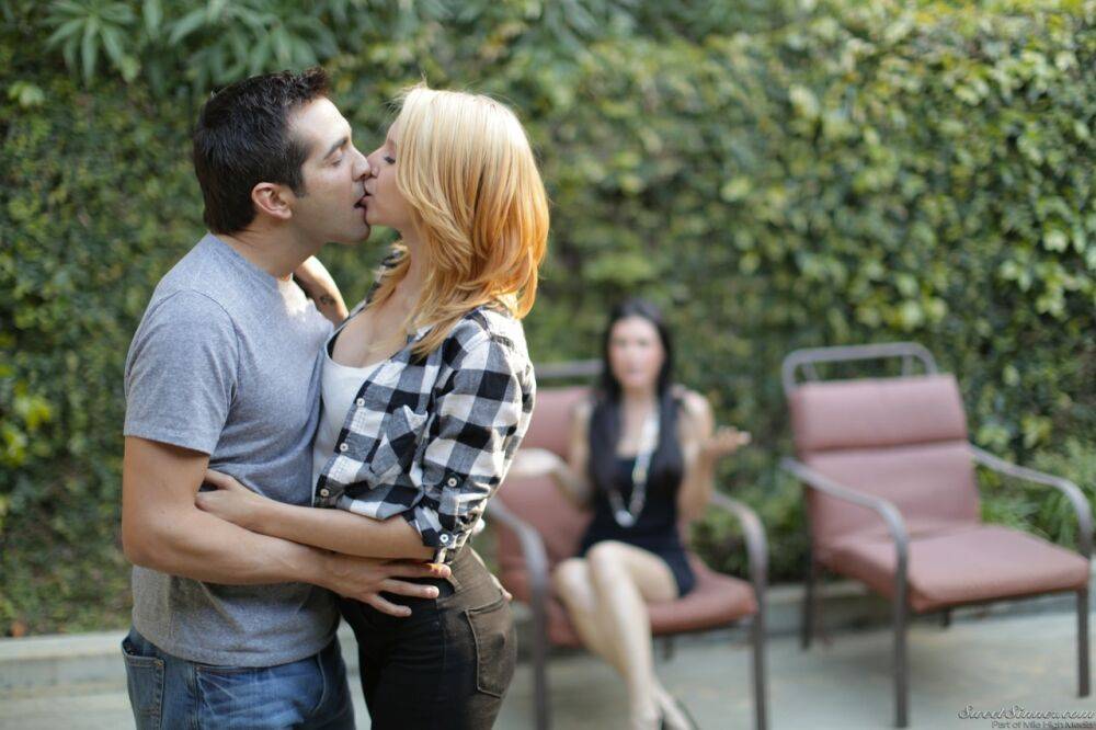 Hot blonde Cece Capella fully clothed kissing Donnie Rock outdoors - #12