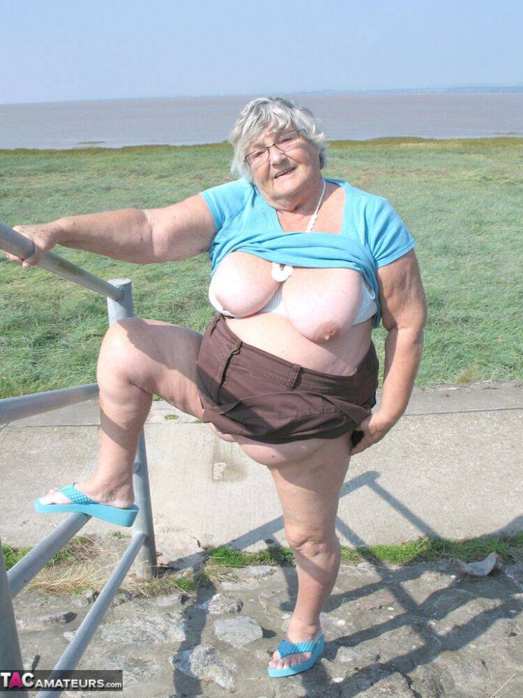 Fat old woman Grandma Libby exposes herself on a desolate bike path - #10