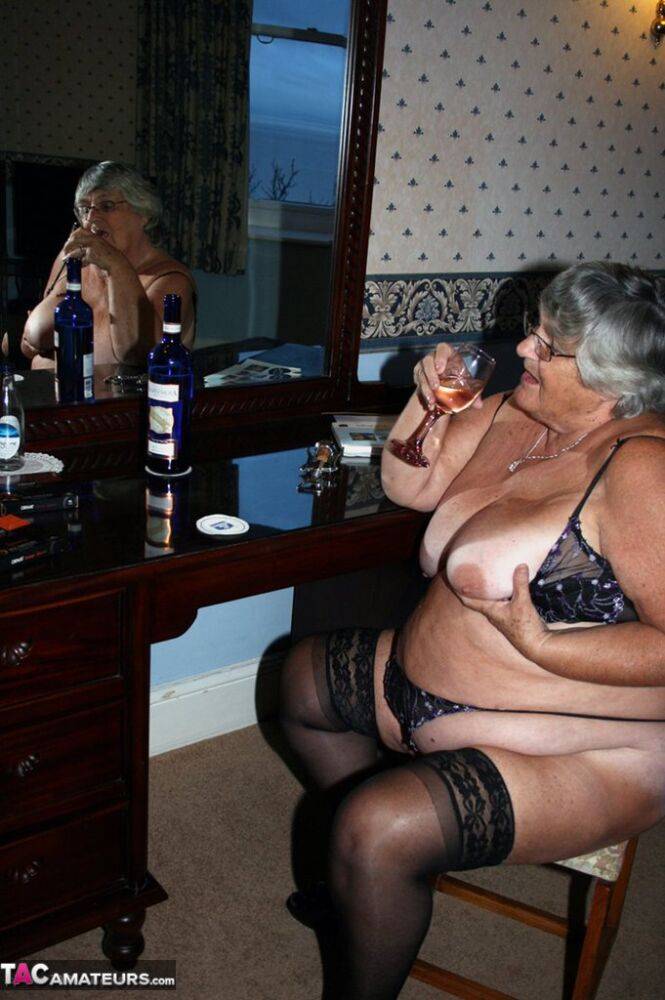 UK nan Grandma Libby drinks a bottle of booze prior to a vaginal insertion - #5