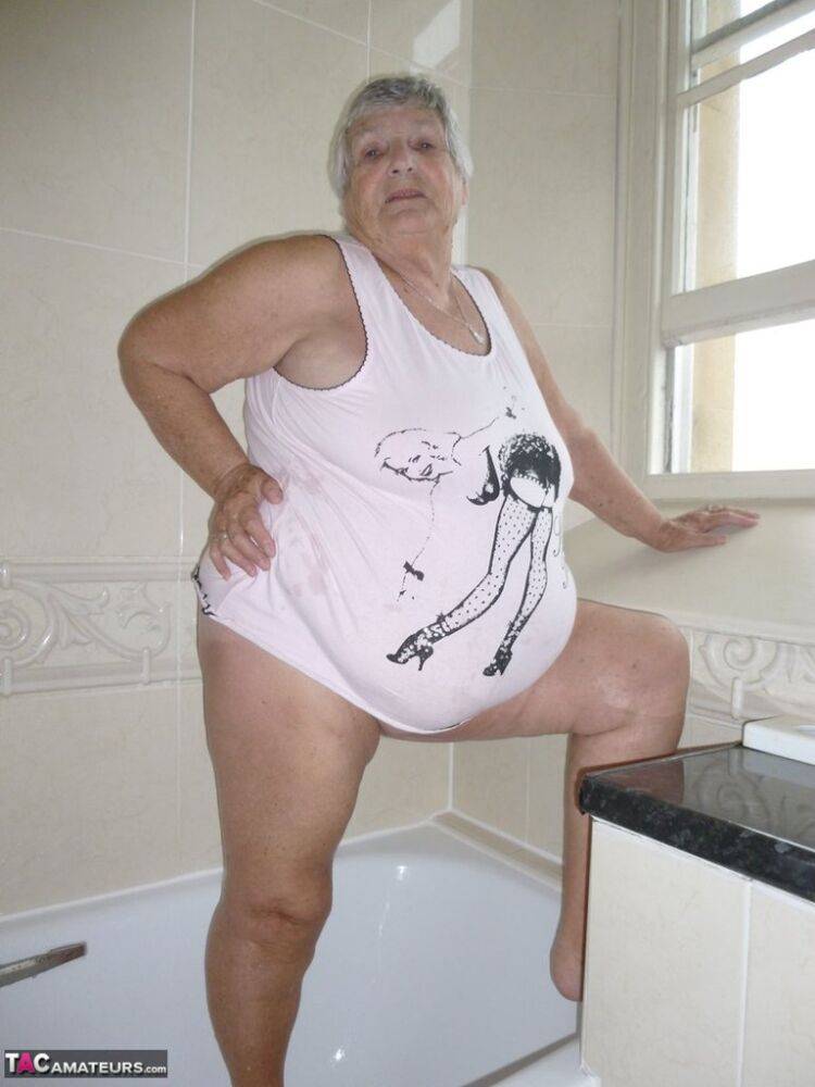 Old British fatty Grandma Libby gets naked while taking a bath - #15