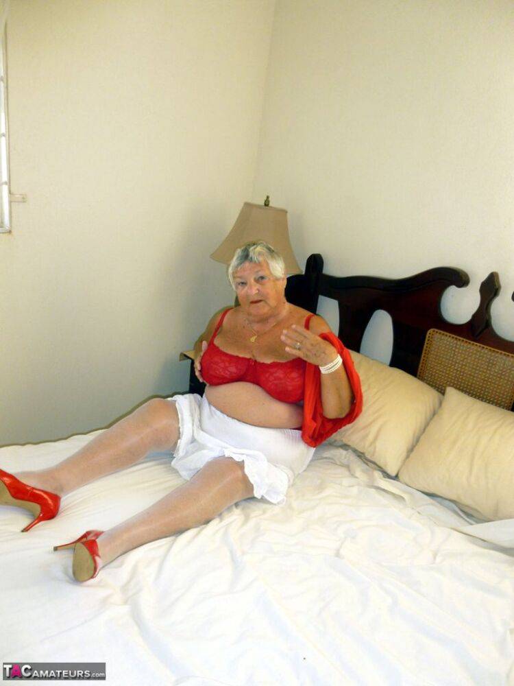 Fat old woman Grandma Libby bares her tan lined tits and twat on her bed - #5