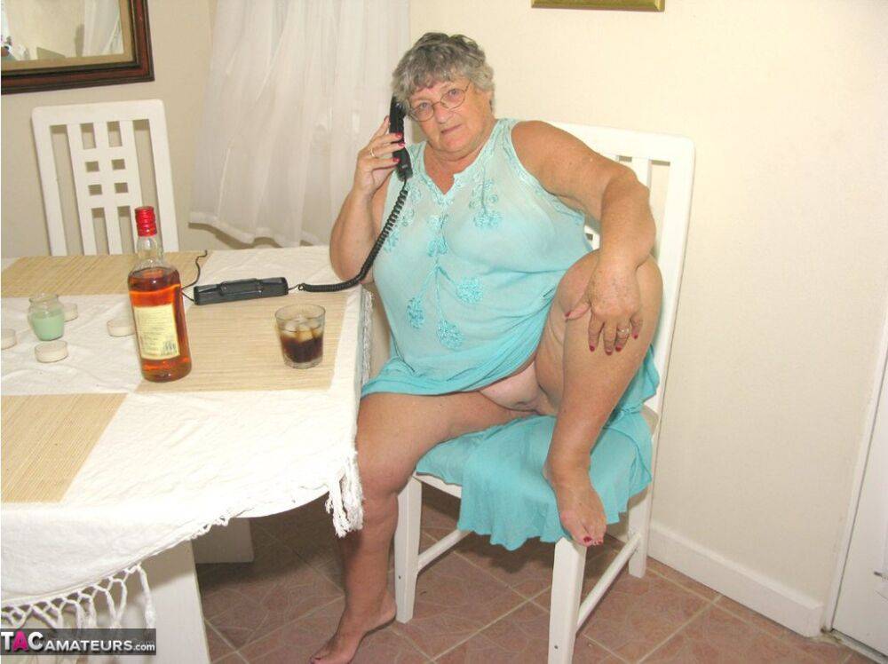 Obese amateur Grandma Libby bares her tan lined body after a phone sex - #3