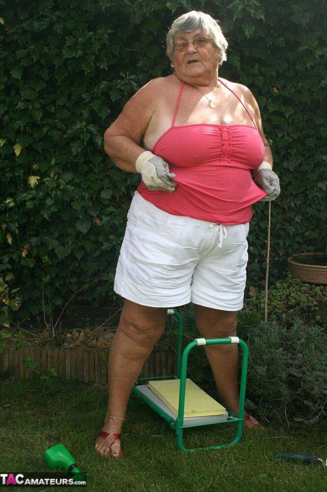 Fat nan Grandma Libby bares her huge ass before licking a nipple in her yard - #6