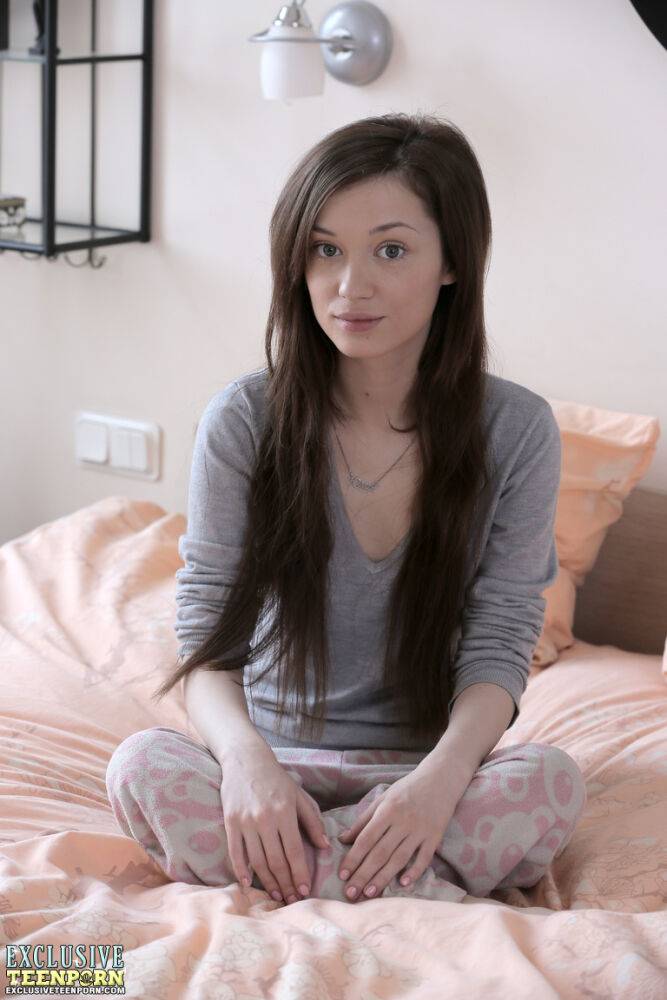 Charming teen Juliya proudly shows her yummy pussy for the first time - #10