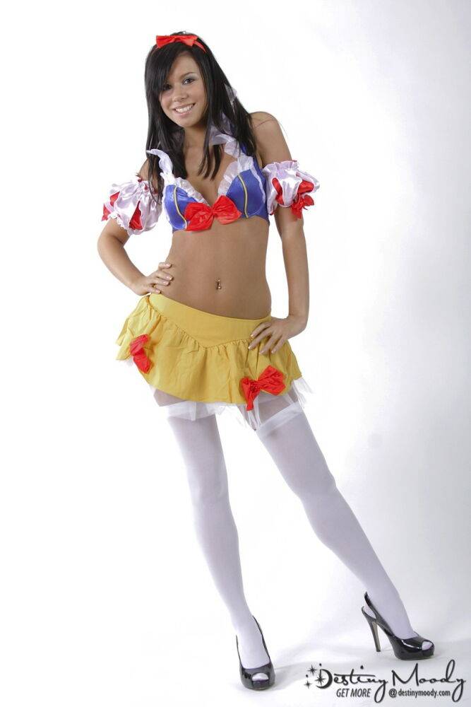 Cute teen girl Destiny Moody exposes herself while dressed as Snow White - #16