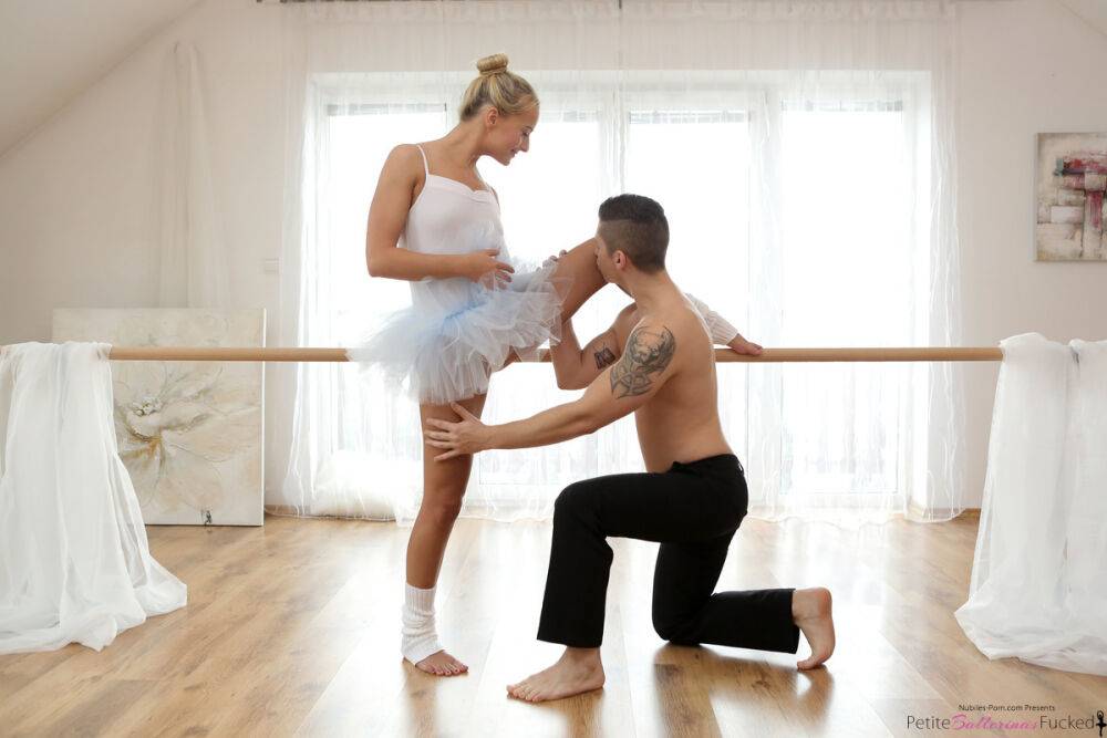 Blonde ballerina Victoria Pure takes an external cumshot in white leg warmers - #4